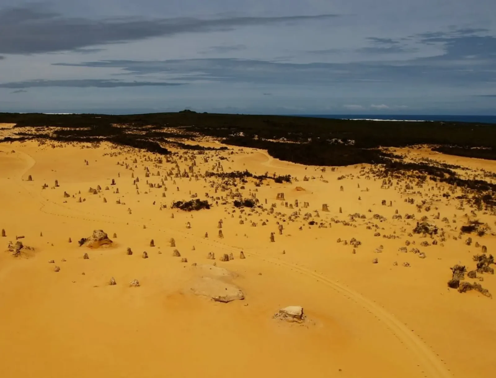 what not to do at the Pinnacles Desert
